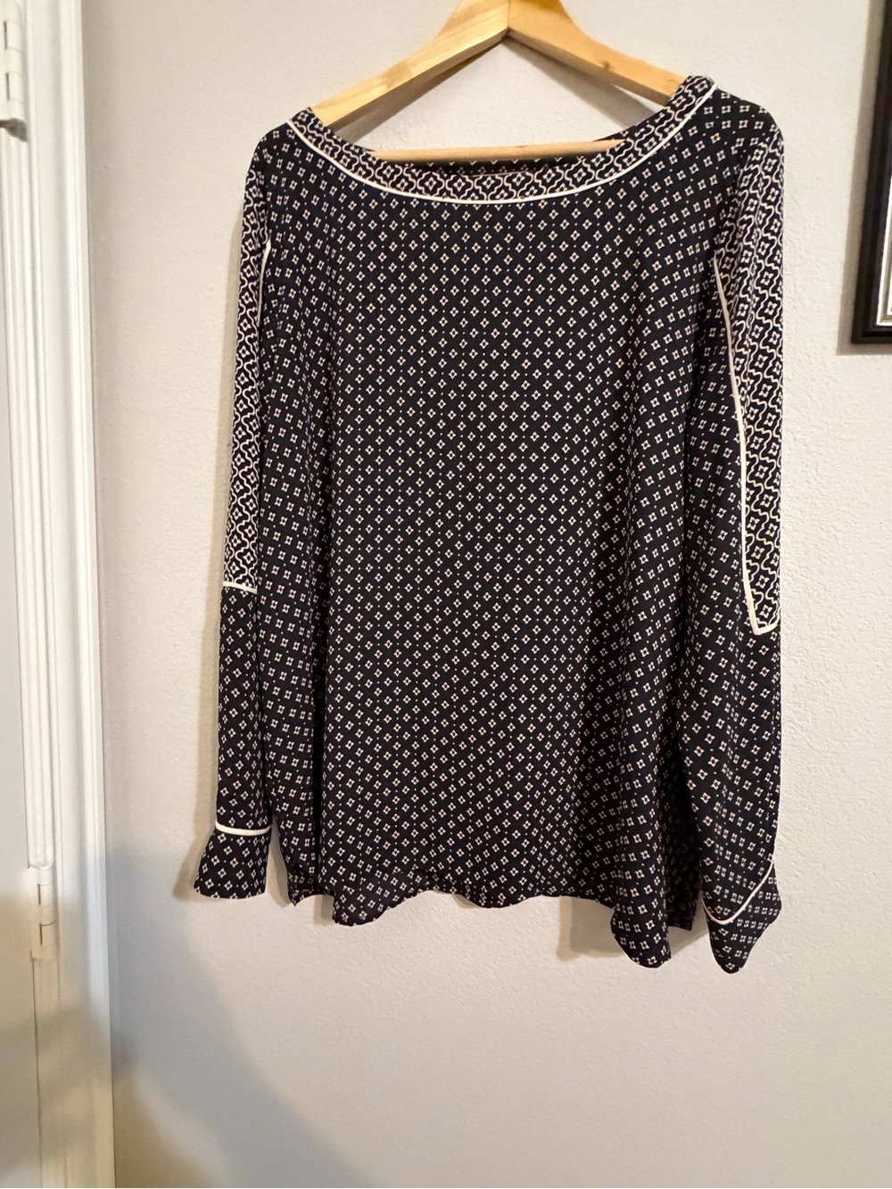 LOFT Black and White Long Sleeve Printed Dress